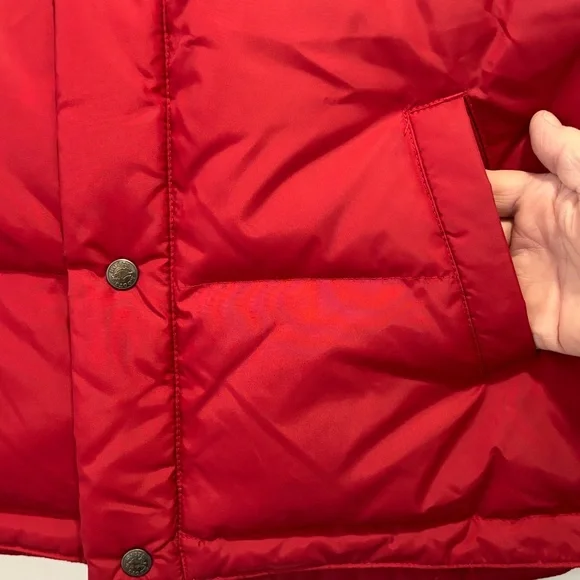 Roots men's red duck down & feather filled zip and snap closure vest size M - Picture 7 of 16